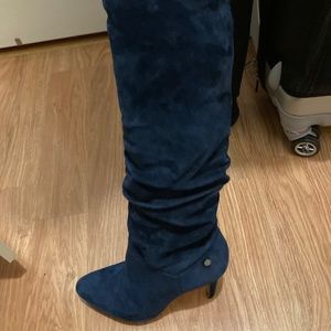 Blue suede boots 5 1/2